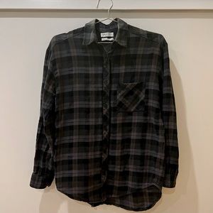 Aritzia Community Boyfriend fit Button-down. Xxs